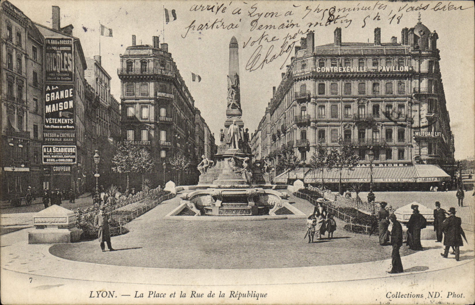 LYON — La Place et la Rue de la République — Collections ND. Phot.