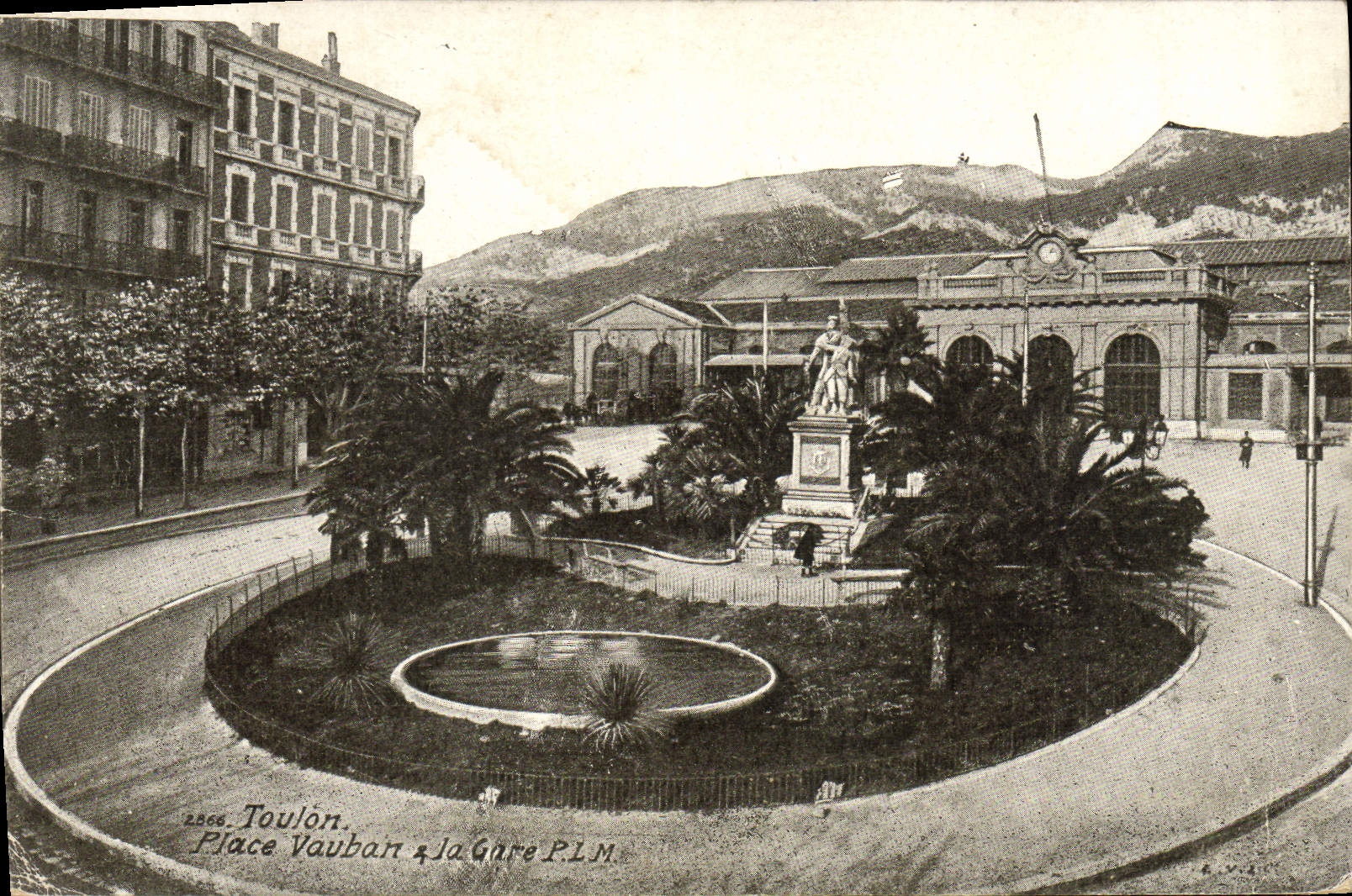Place Vauban à la Gare P.L.M. — Toulon — éditeur V.I.S. n° 2866