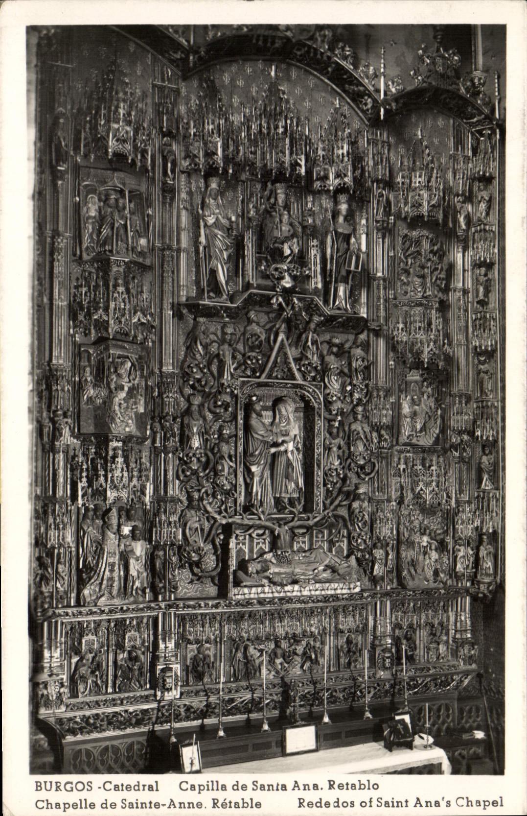 Burgos - Kathedrale - Retabel der Kapelle der Heiligen Anna