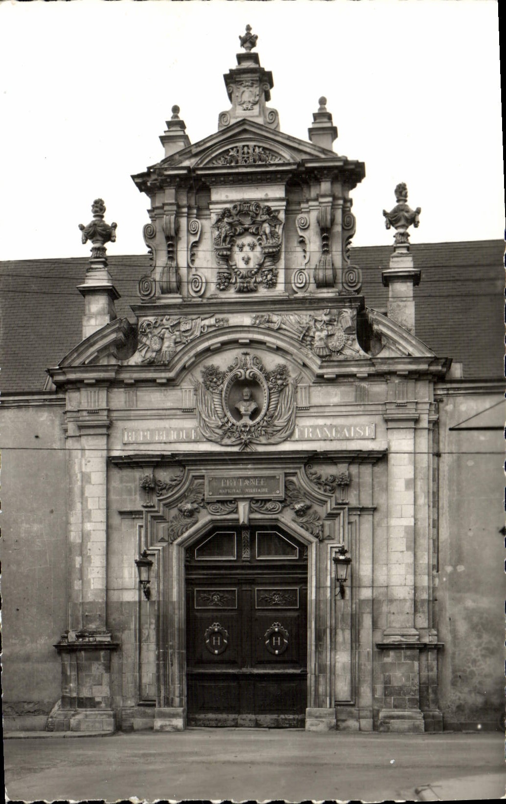 Le Prytanée Militaire — La Porte d'Entrée — Éditions du P. A. Pidol