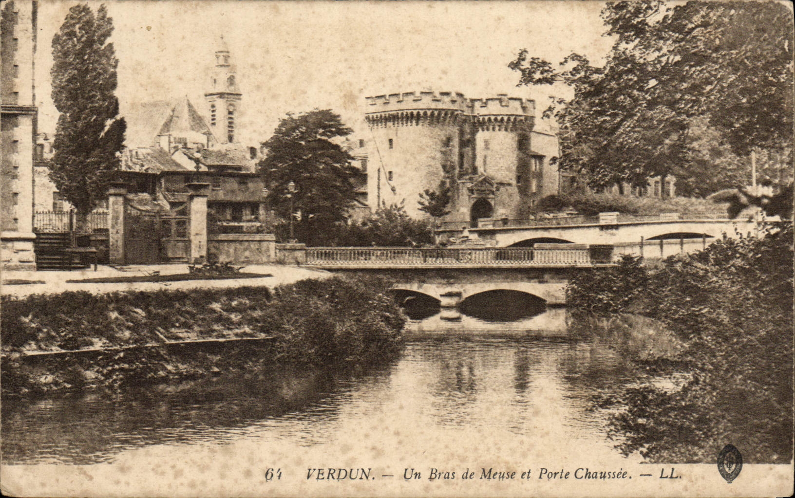 CPA Verdun Un Bras de Meuse et Porte Chaussee