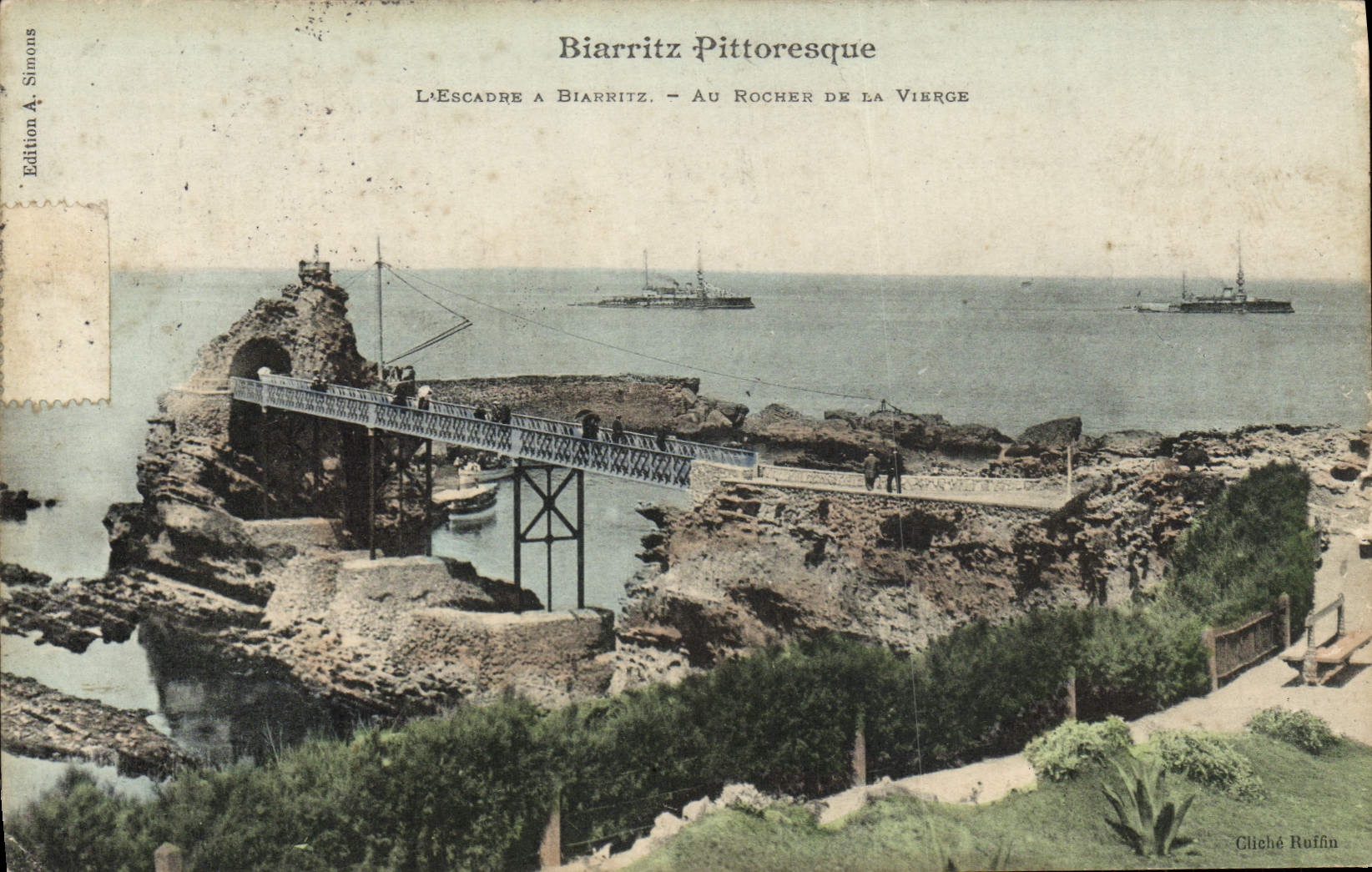 CPA Biarritz L'escadre Bateaux Au Rocher De La Vierge