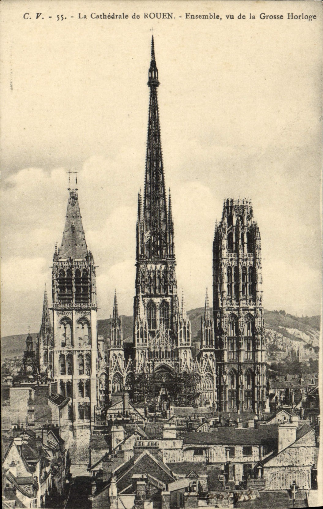 CPA La Cathedrale De Rouen Ensemble Vu De La Grosse Horloge