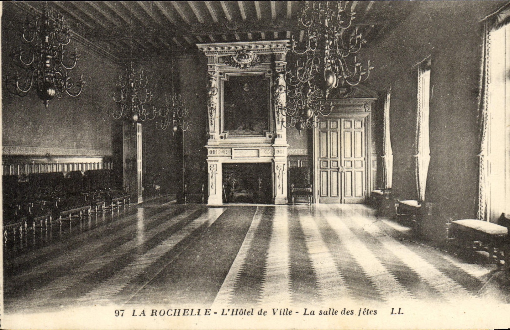 La Rochelle - L'Hôtel de Ville - La salle des fêtes