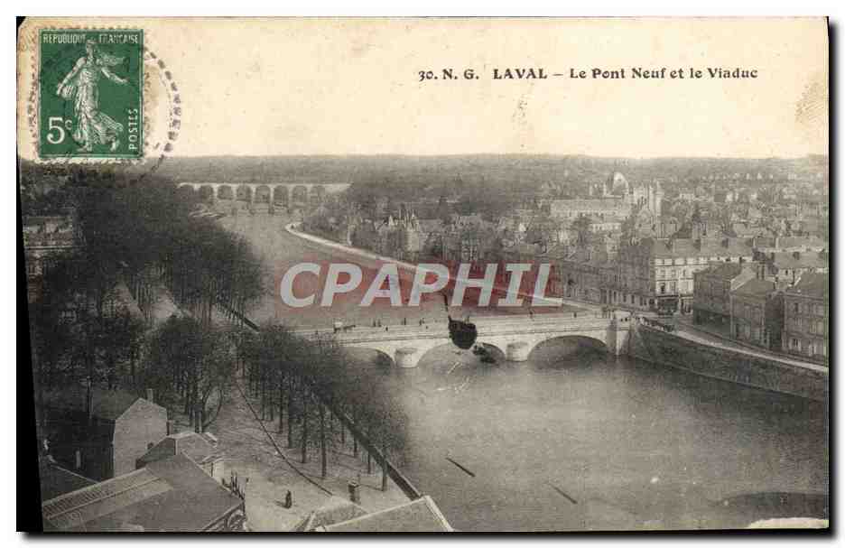 CPA Laval Le Pont Neuf Et Le Viaduc