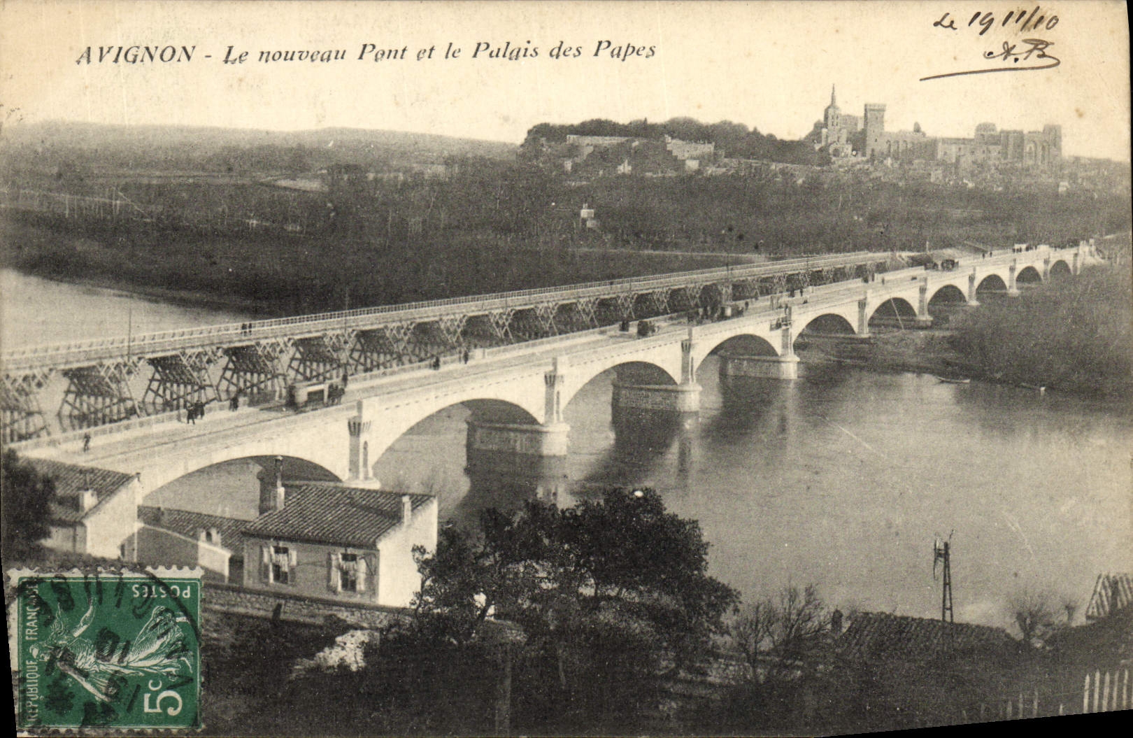CPA Avignon Le Nouveau Pont Et Le Palais Des Papes