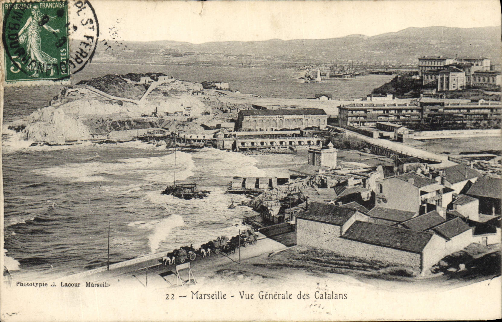 CPA Marseille Vue Generale Des Catalans
