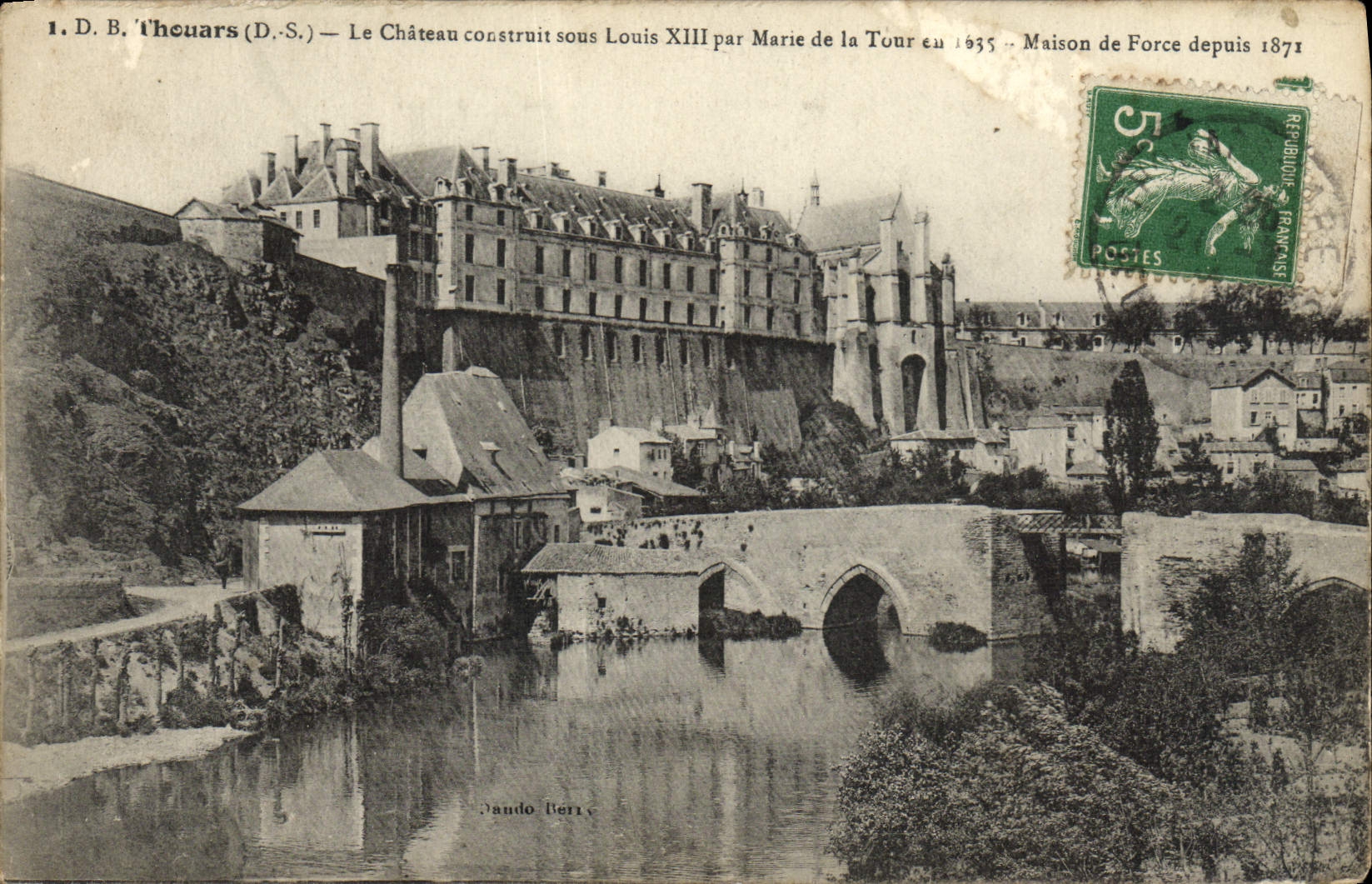 Thouars (D.-S.) — Le Château construit sous Louis XIII par Marie de la Tour en 1635 — Maison de Force depuis 1871
