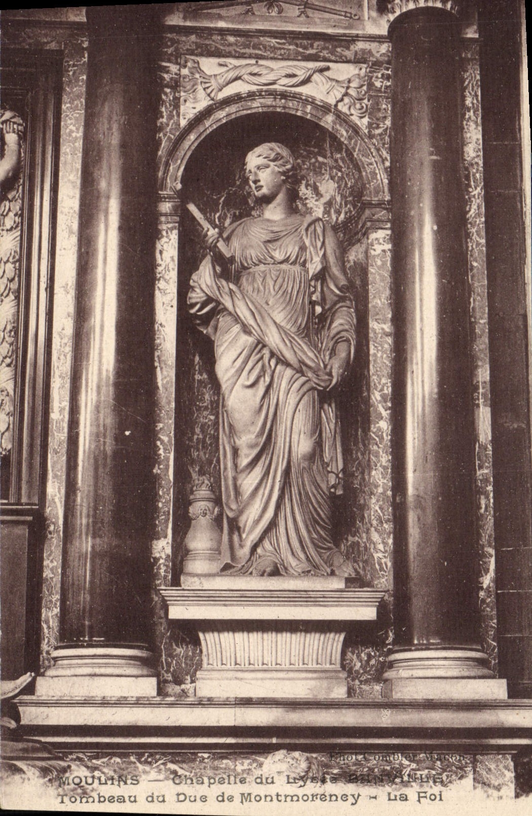 CPA Moulins Chapelle Du lycee Banville Tombeau Du Duc De Montmorency La Foi