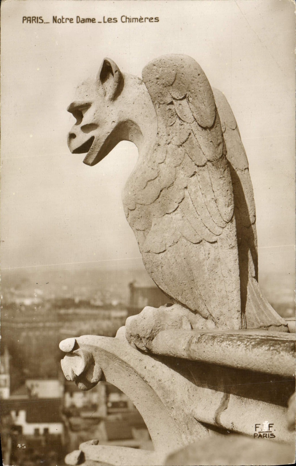 CPA Paris Notre Dame Les Chimeres