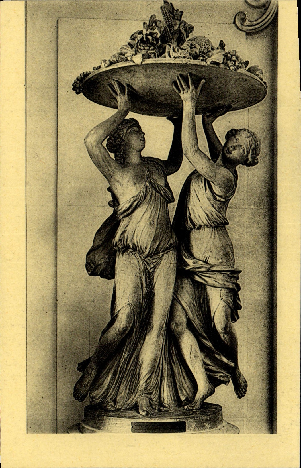 Femmes portant des corbeilles de fruits — Clodion (Claude-Michel, dit) — Nathan, Paris, n° 288