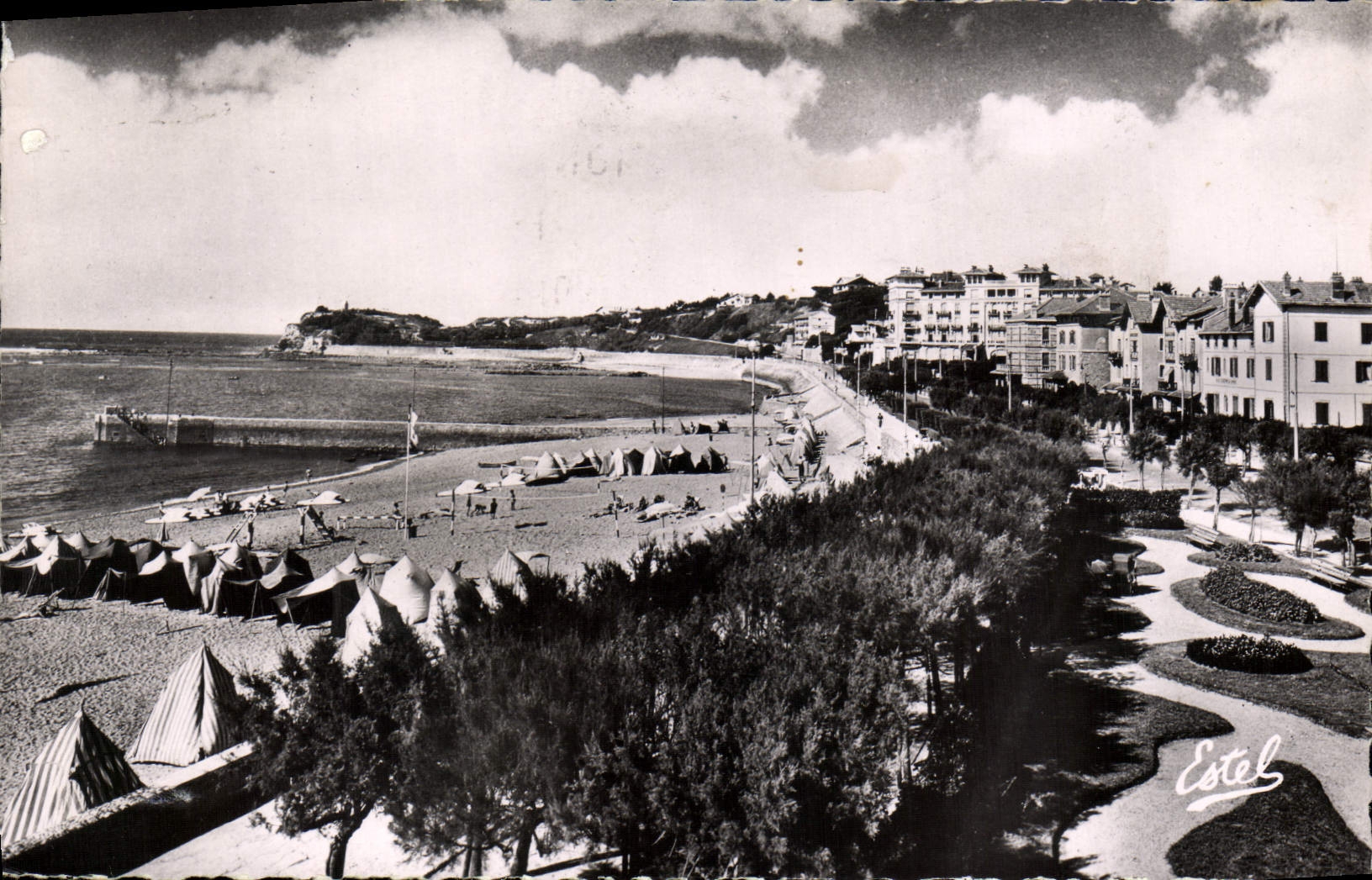 Saint-Jean-de-Luz — La Plage, le Boulevard Thiers et la Pointe Ste-Barbe — Estel