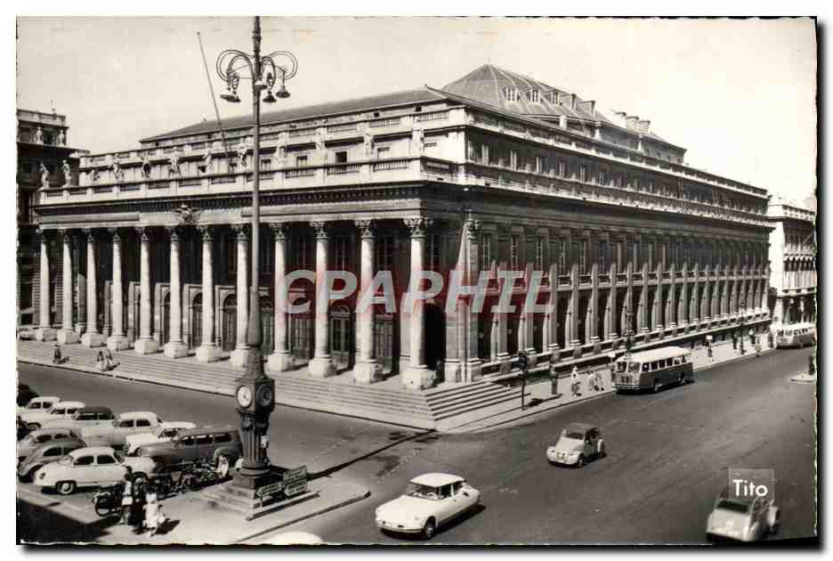 Bordeaux — Le Grand Théâtre, chef-d'œuvre de Victor Louis, construit au 18e siècle — M. Berjaud, Bordeaux