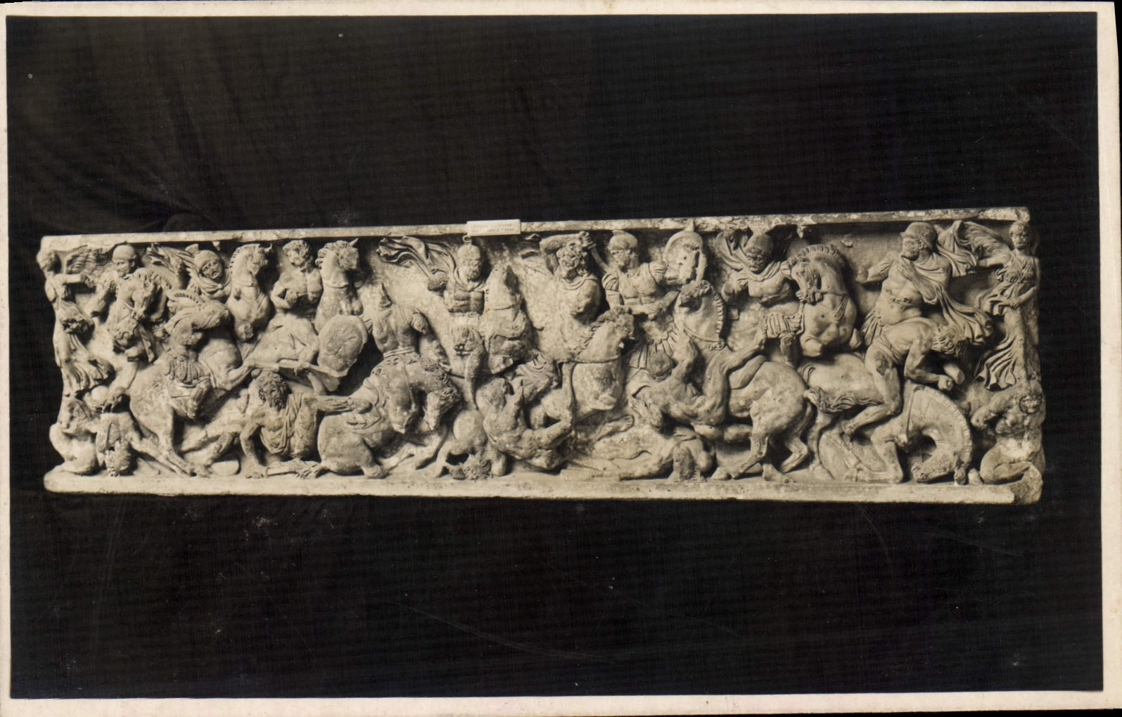CPA Roma Museo Nazionale Romano Sarcofago Con Scene Di Combattimento