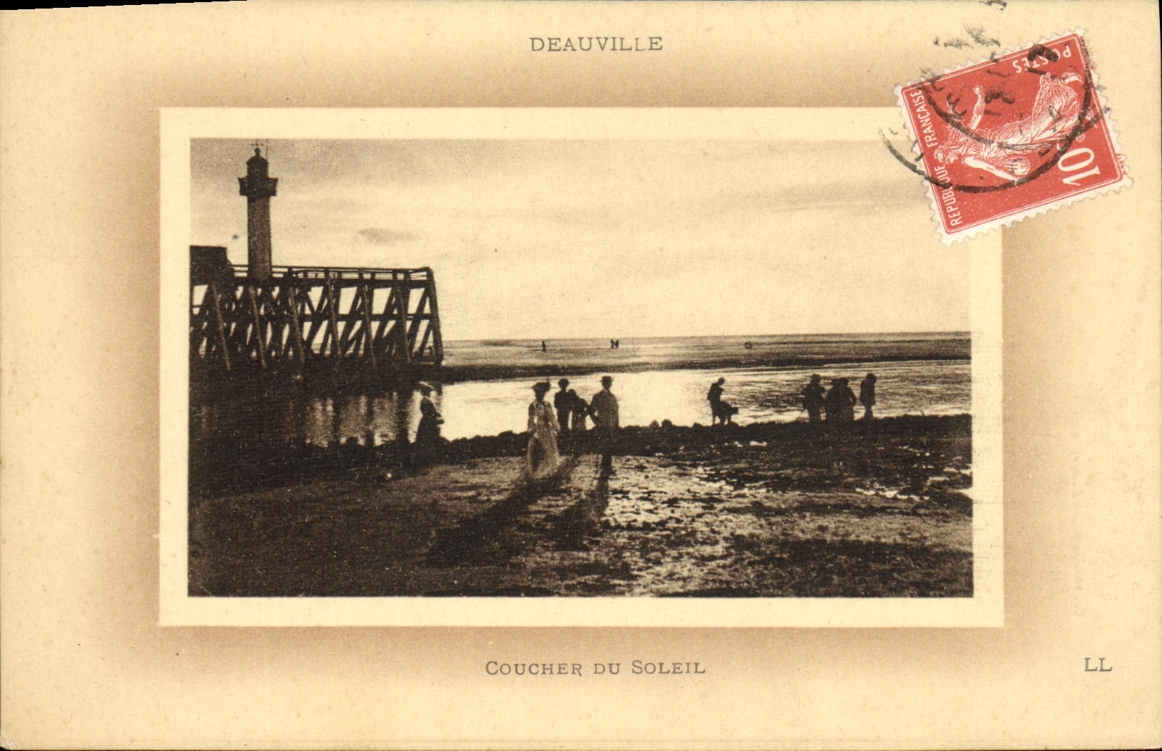 Deauville — Coucher du Soleil — Gourin, imp. — Deauville, n° LL