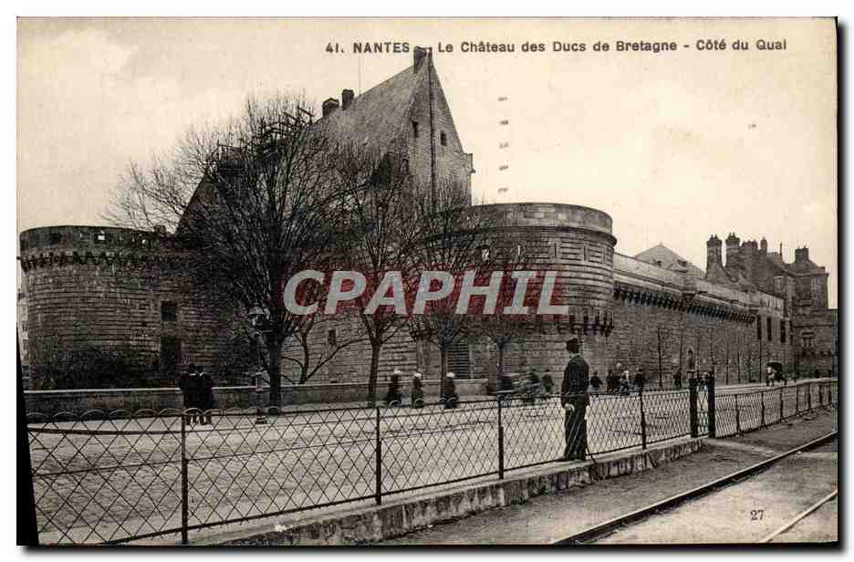 CPA Nantes Le Chateau Des Ducs De Bretagne Cote Du Qual