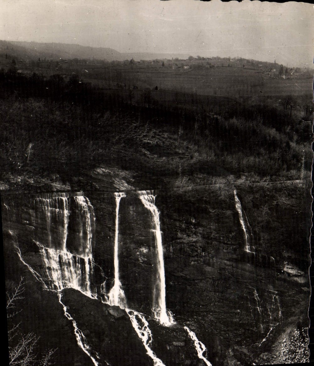 Les Gorges de Chailles à Saint-Béron — Les grandes cascades du Guiers — Éditeur Béton