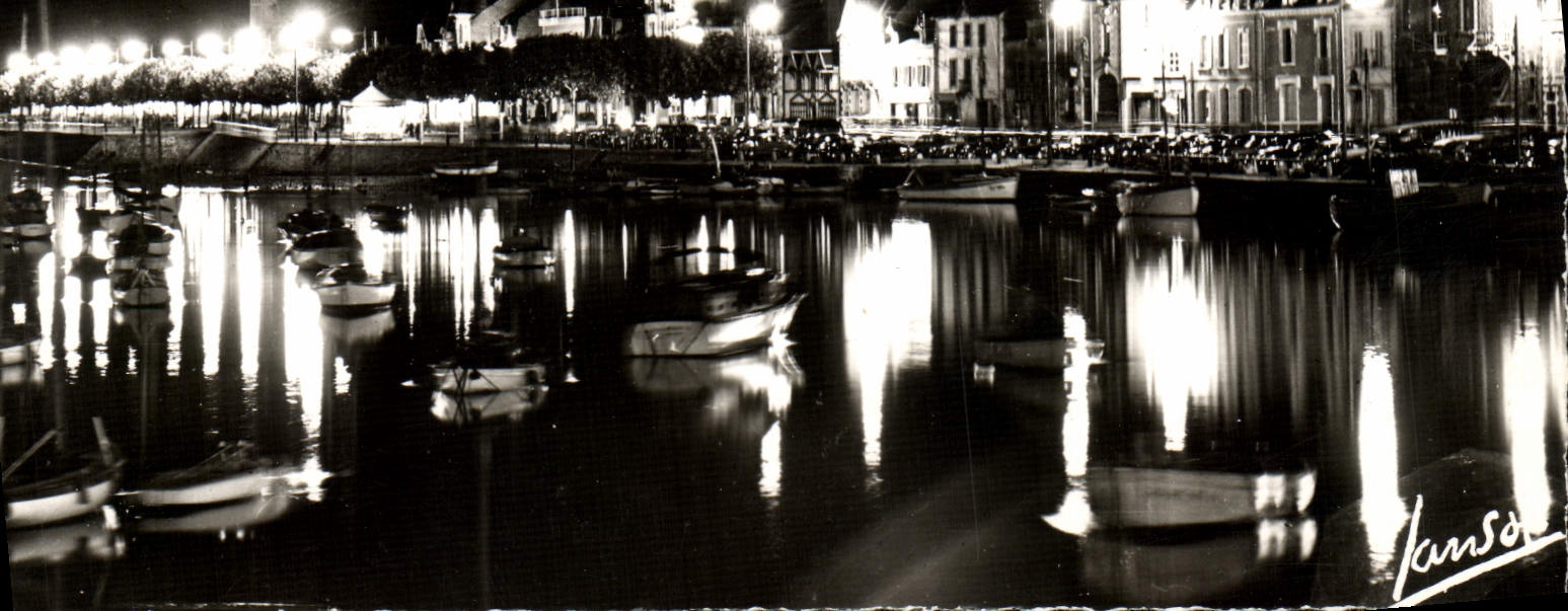 CPM La Cote D'Amour Le Pouliguen Le port La nuit