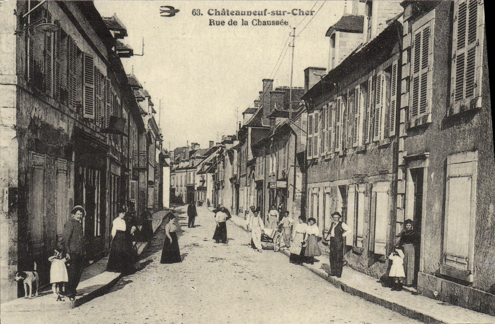 Châteauneuf-sur-Cher — Rue de la Chaussée — Cartes d'Autrefois - Anverso