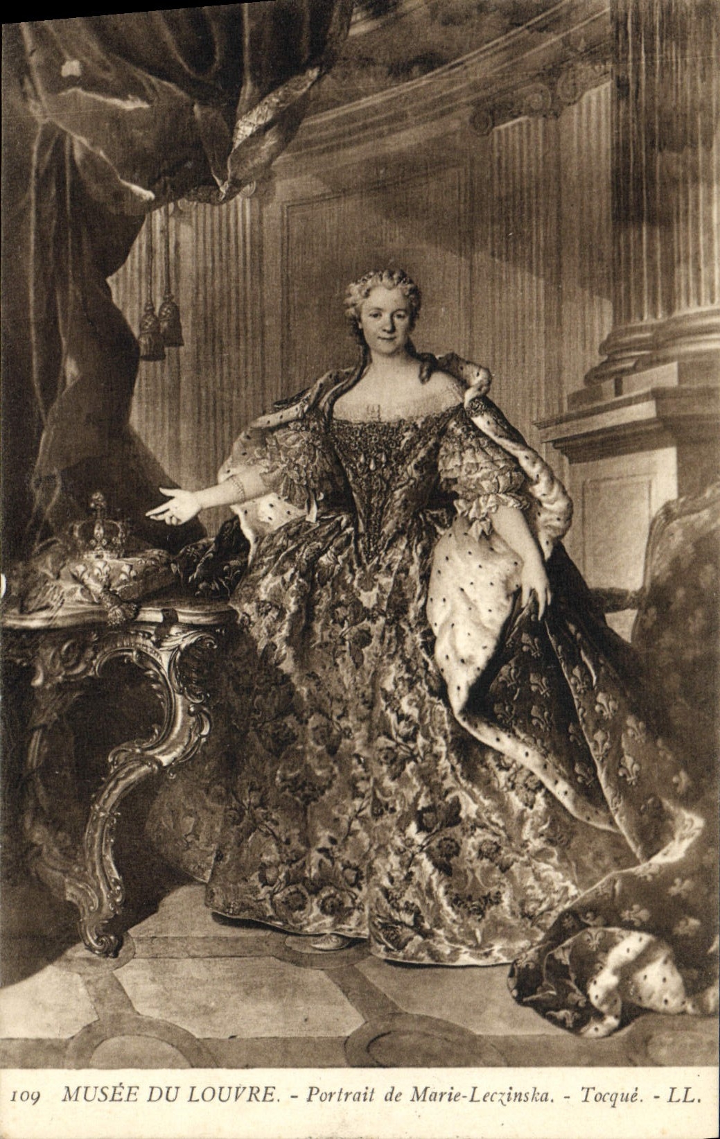 CPA Musee Du Louvre Portrait de Marie Leczinska Tocque