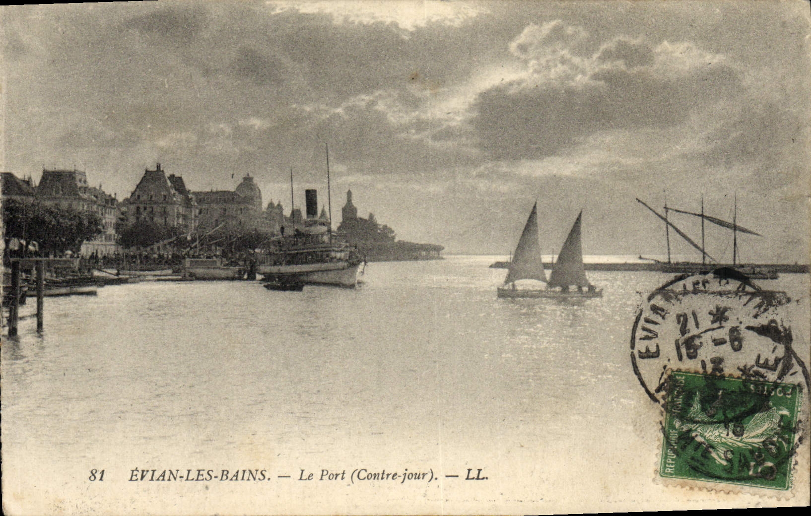 CPA Evian Les Bains Le Port Bateaux