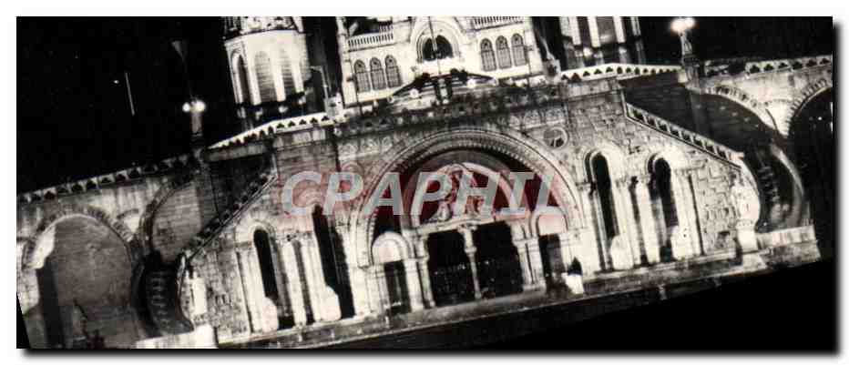 CPM Lourdes La Basilique Illuminnee