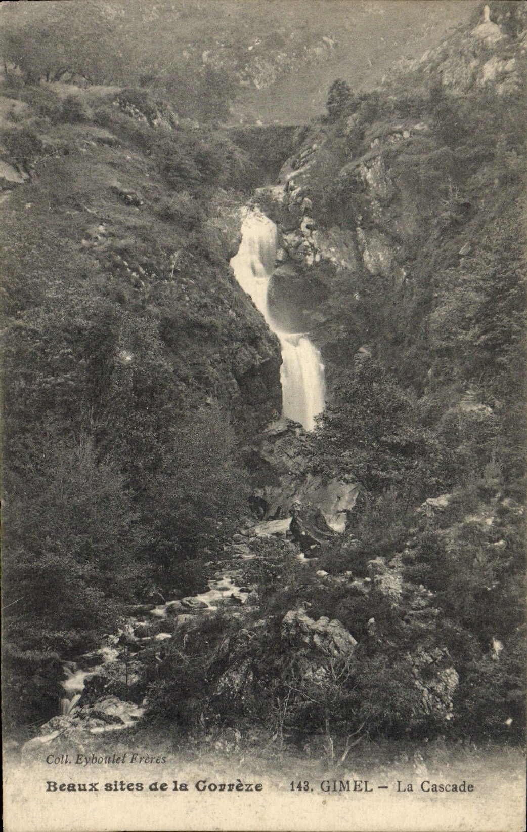 CPA Beaux Sites de la Correze Les Gorges de la Dordogne Gimel La cascade