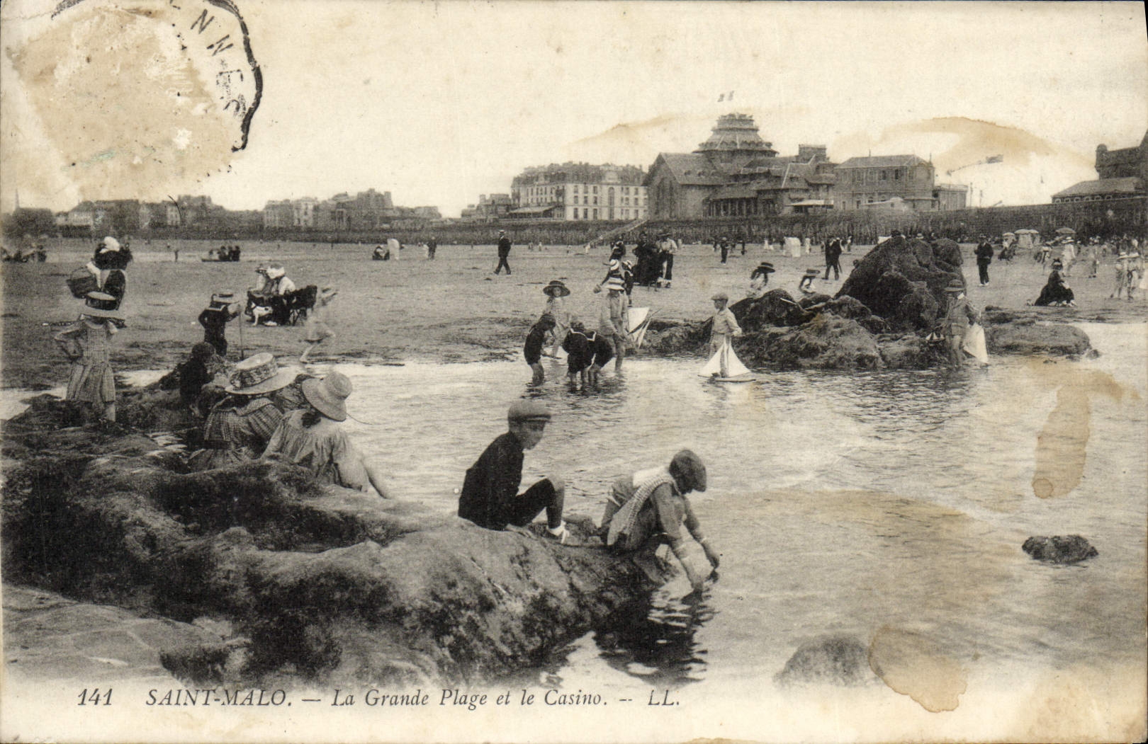 Saint-Malo — La Grande Plage et le Casino — LL. — N° 141