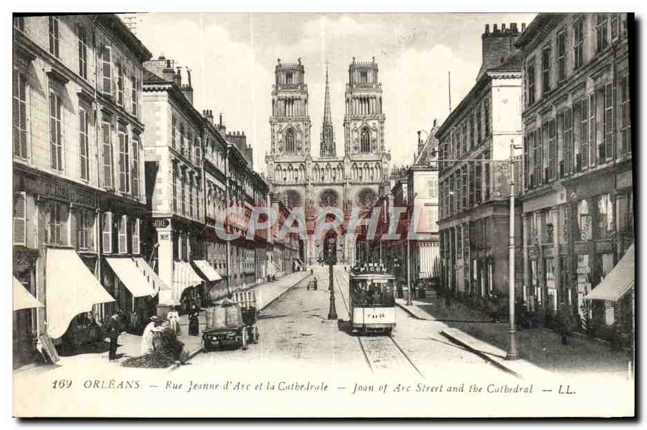 CPA Orleans Rue Jeanne d'Arc Et La Cathedrale Tramway
