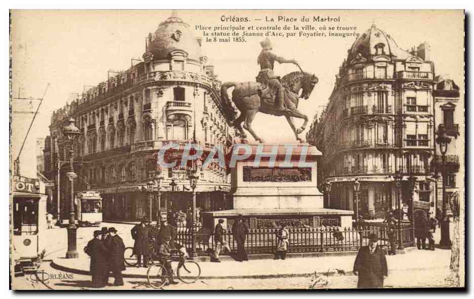 CPA Orleans La place du Martroi Jeanne d'aRc