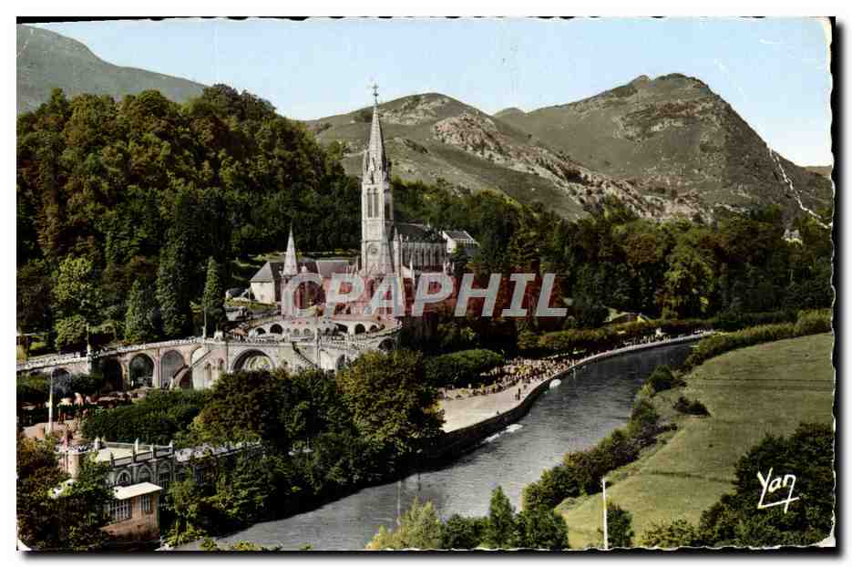 CPM Lourdes La Basilique Et Le Gave