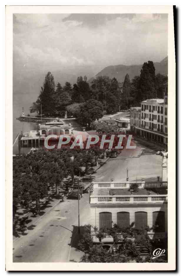 CPM Evian Les Bains Perspective Sur Le Port Et l'Hotel Albert 1er