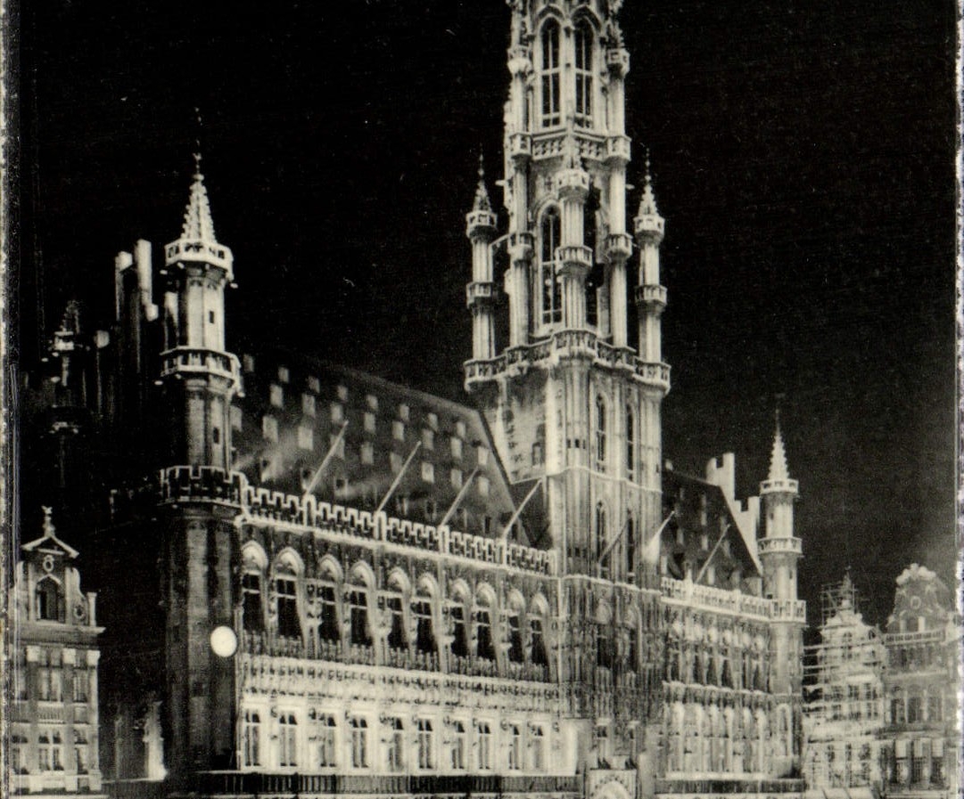 CPM Bruxelles Hotel De Ville Illumine 