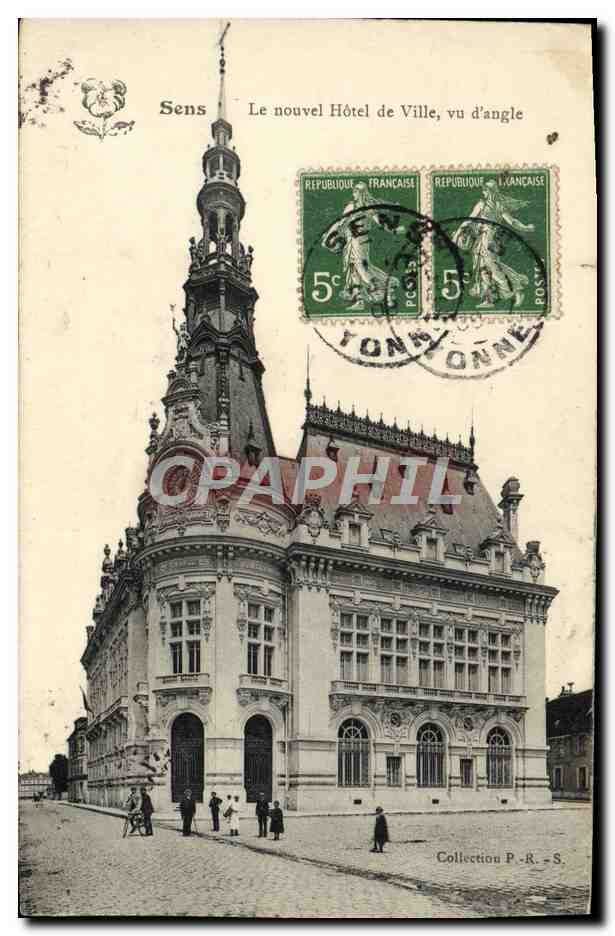 CPA Sens Le Nouvel Hotel De Ville Vu d'Angle