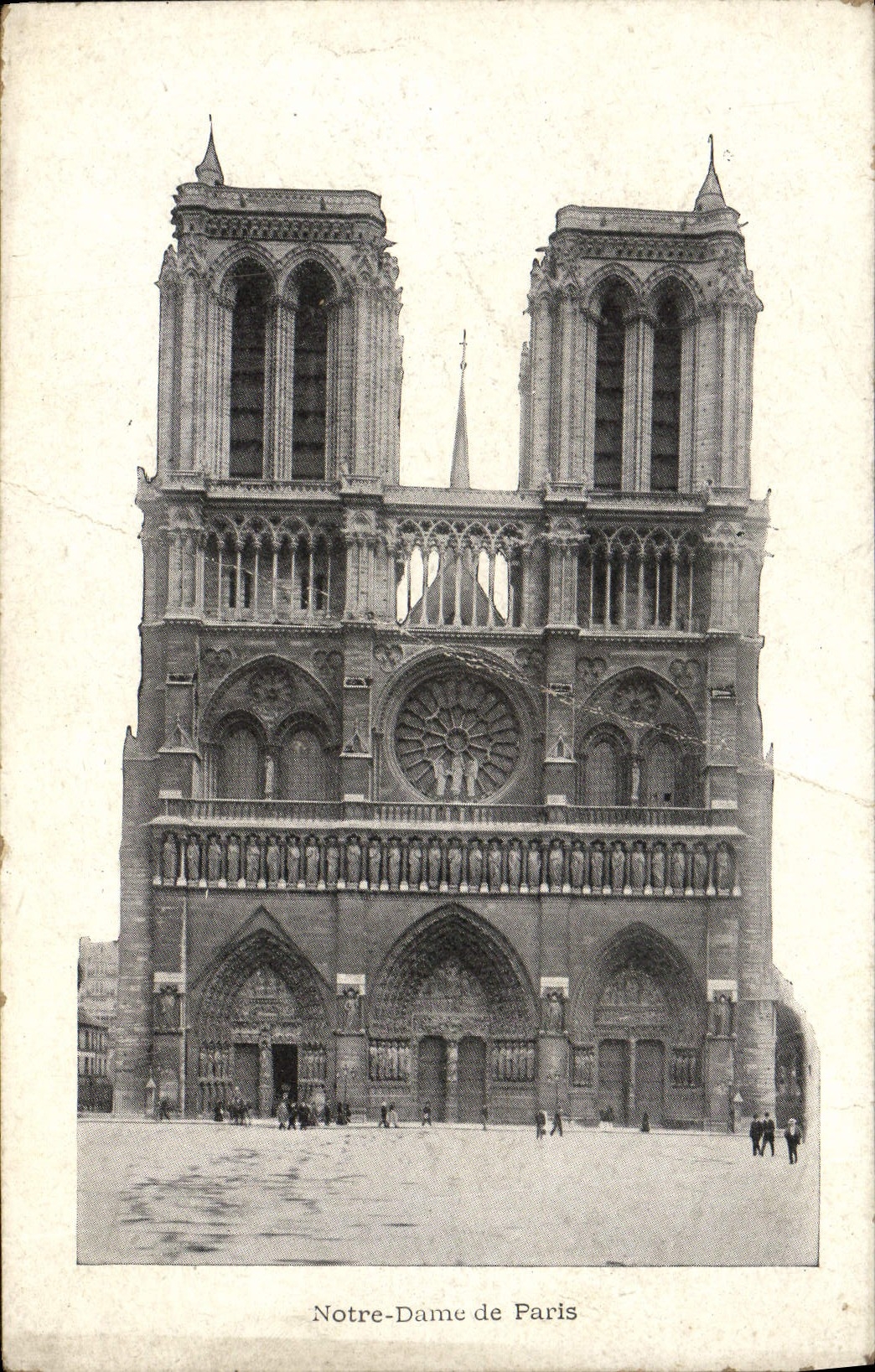 Notre-Dame de Paris — vue de la façade — éditeur non visible