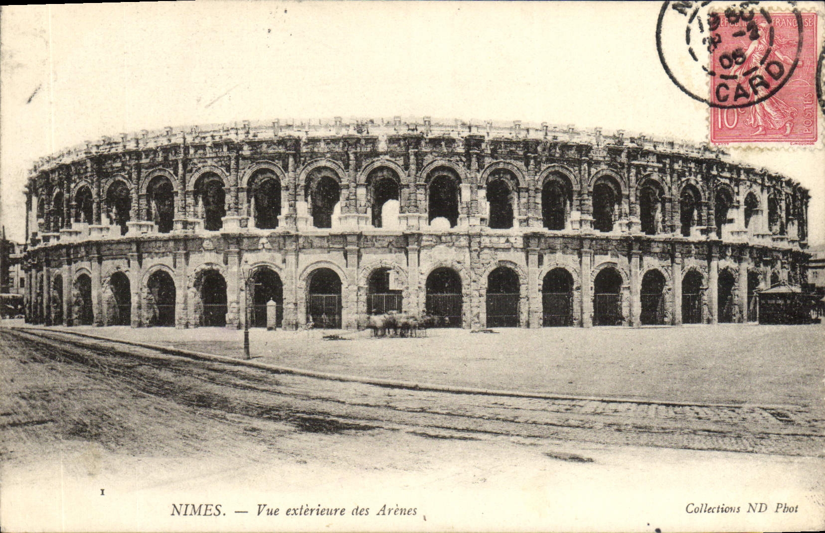 Nîmes — Vue extérieure des Arènes — Collections ND Phot