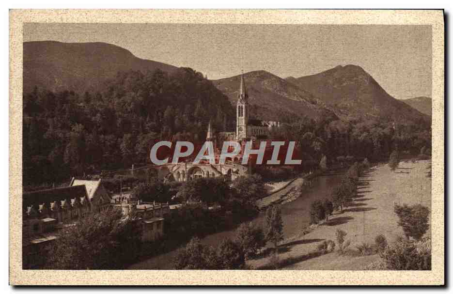 CPA Lourdes La Basilique Et Le Gave