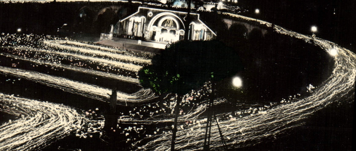 CPM Lourdes La Procession Aux Flambeaux