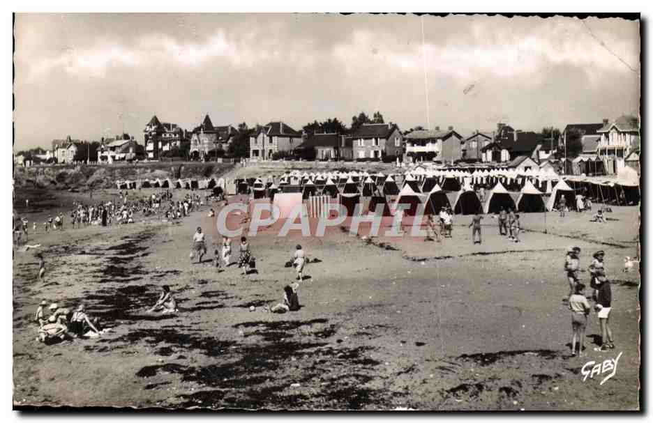 Croix-de-Vie (Vendée) — Plage animée avec tentes — Éditions Gaby