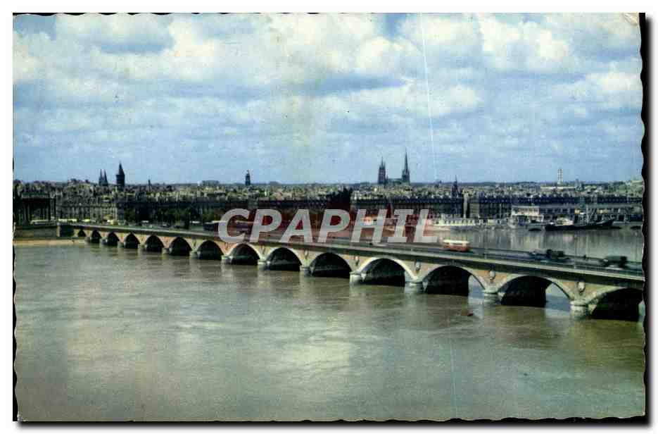 CPM Bordeaux Le Pont de Piere Vue Generale Sur La Ville