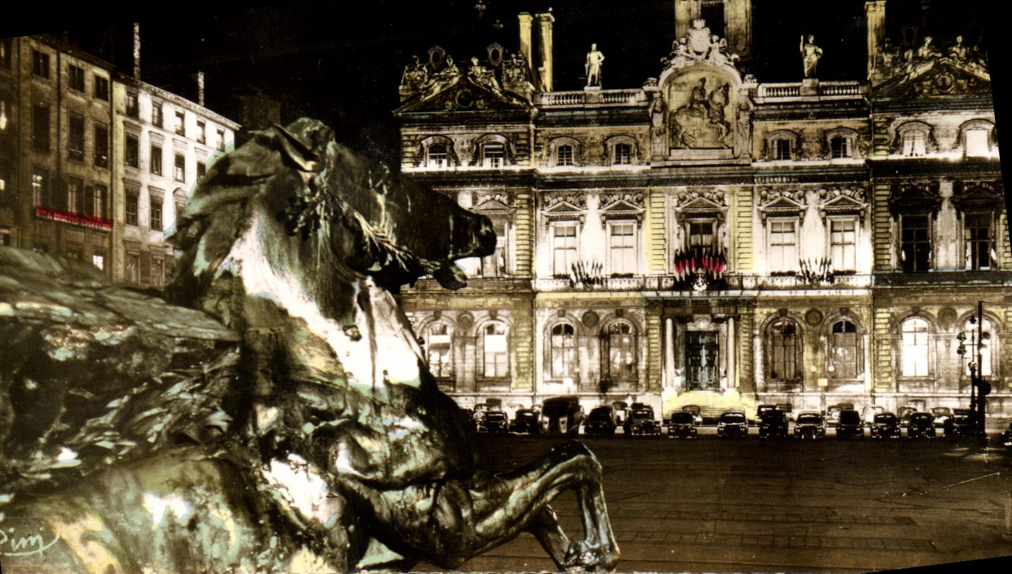 Place des Terreaux — Lyon — Mairie Centrale — Photographie Véritable Interdite