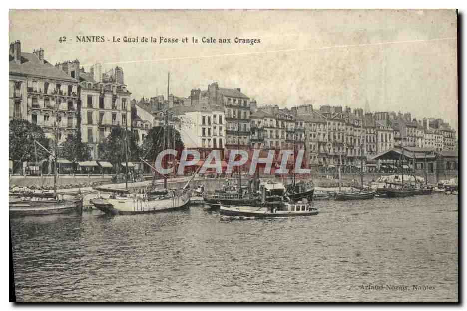 CPA Nantes Le Quai de la Fosse et la Cale Aux Oranges Bateaux