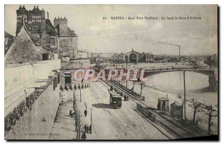 CPA Nantes Quai Port Maillard Au Fond la Gare d'Orleans 