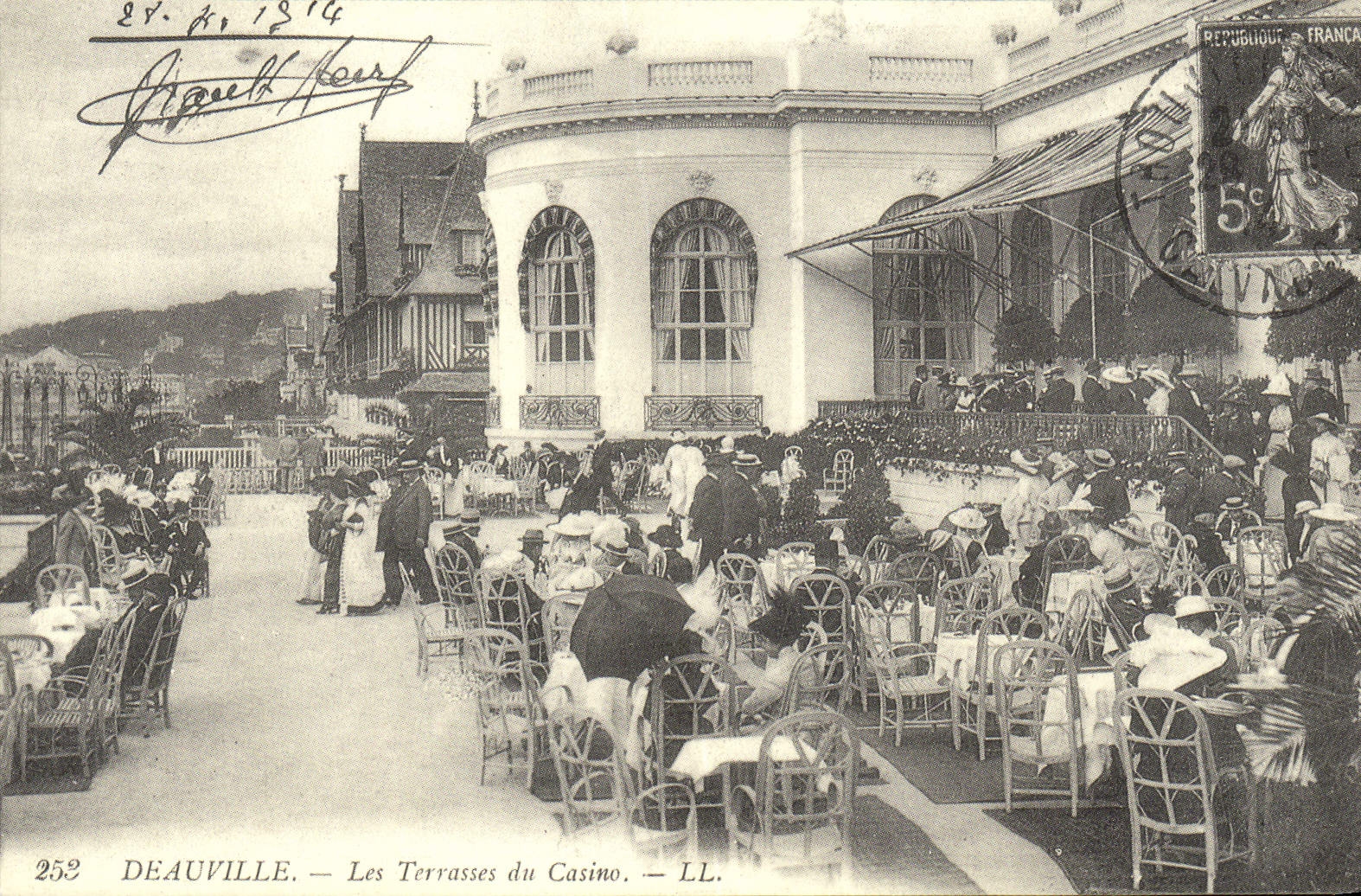 Deauville — Les Terrasses du Casino — LL. — n°252