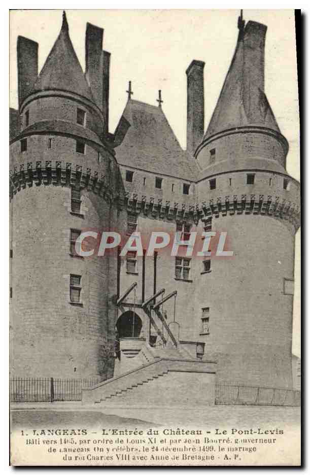 CPA Langeais L'entree du Chateau Le pont levis