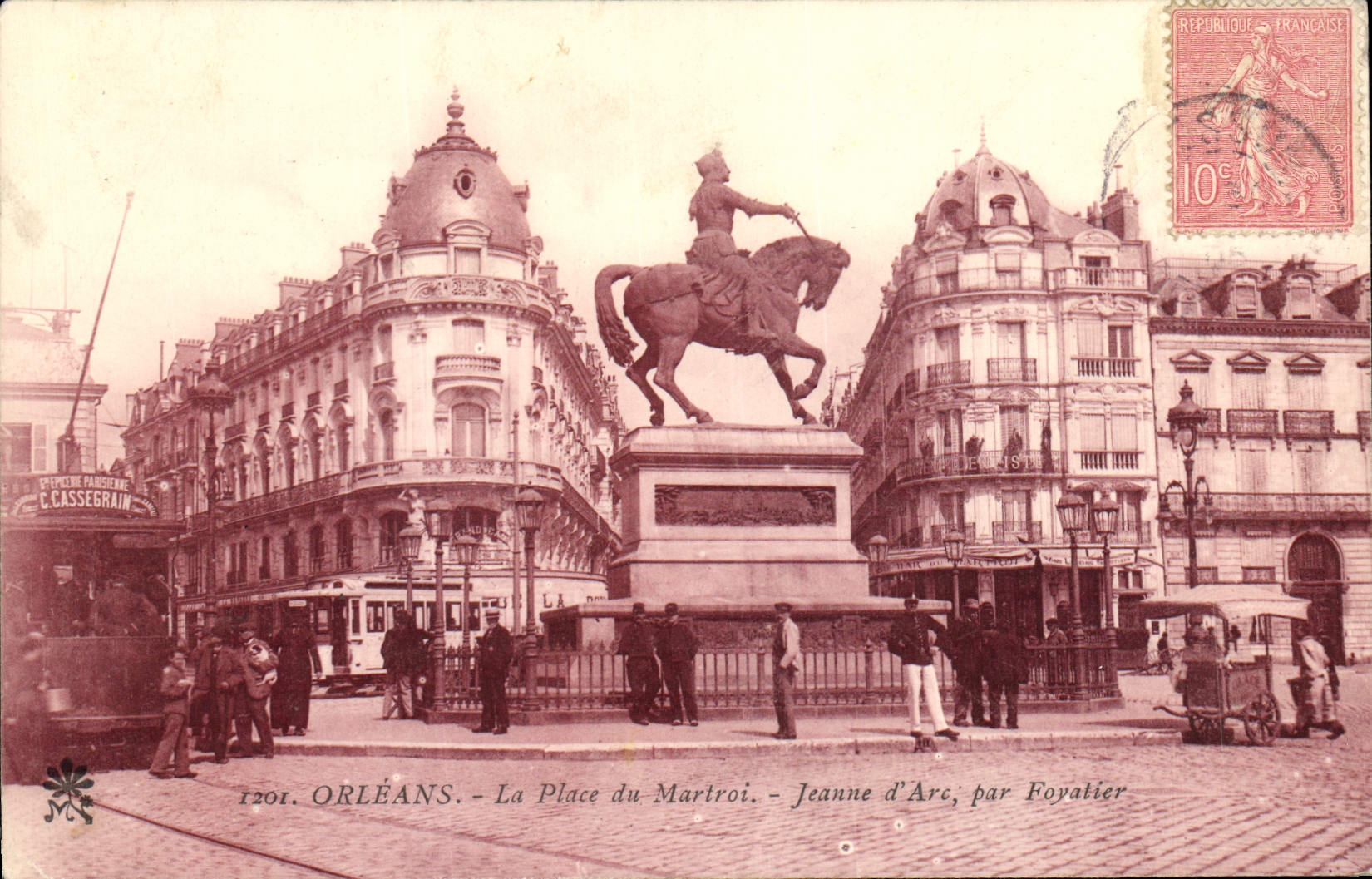 CPA Orleans La Place du Martroi Jeanne D'Arc Tramway