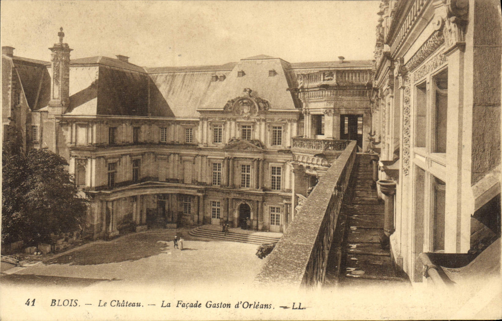 CPA Blois Le Chateau La Facade Gaston d'Orleans