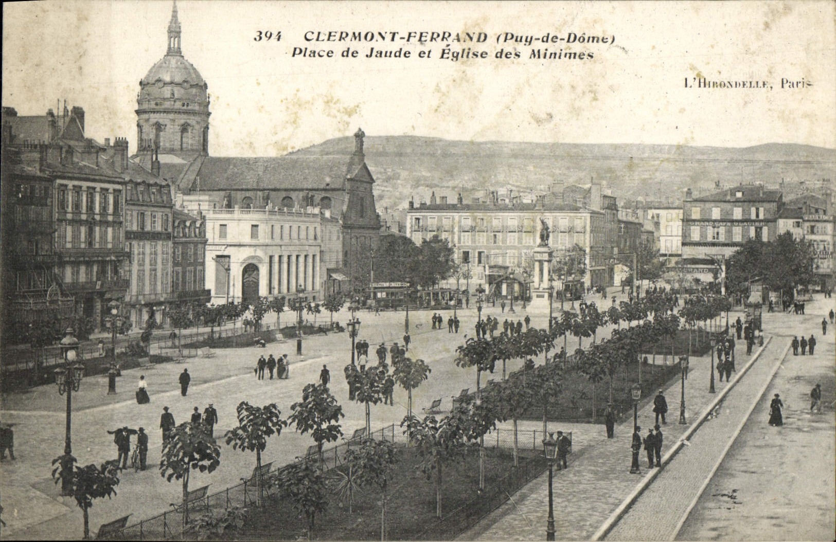 CPA Chambord Chateau Place de Jaude et Eglise des Minimes
