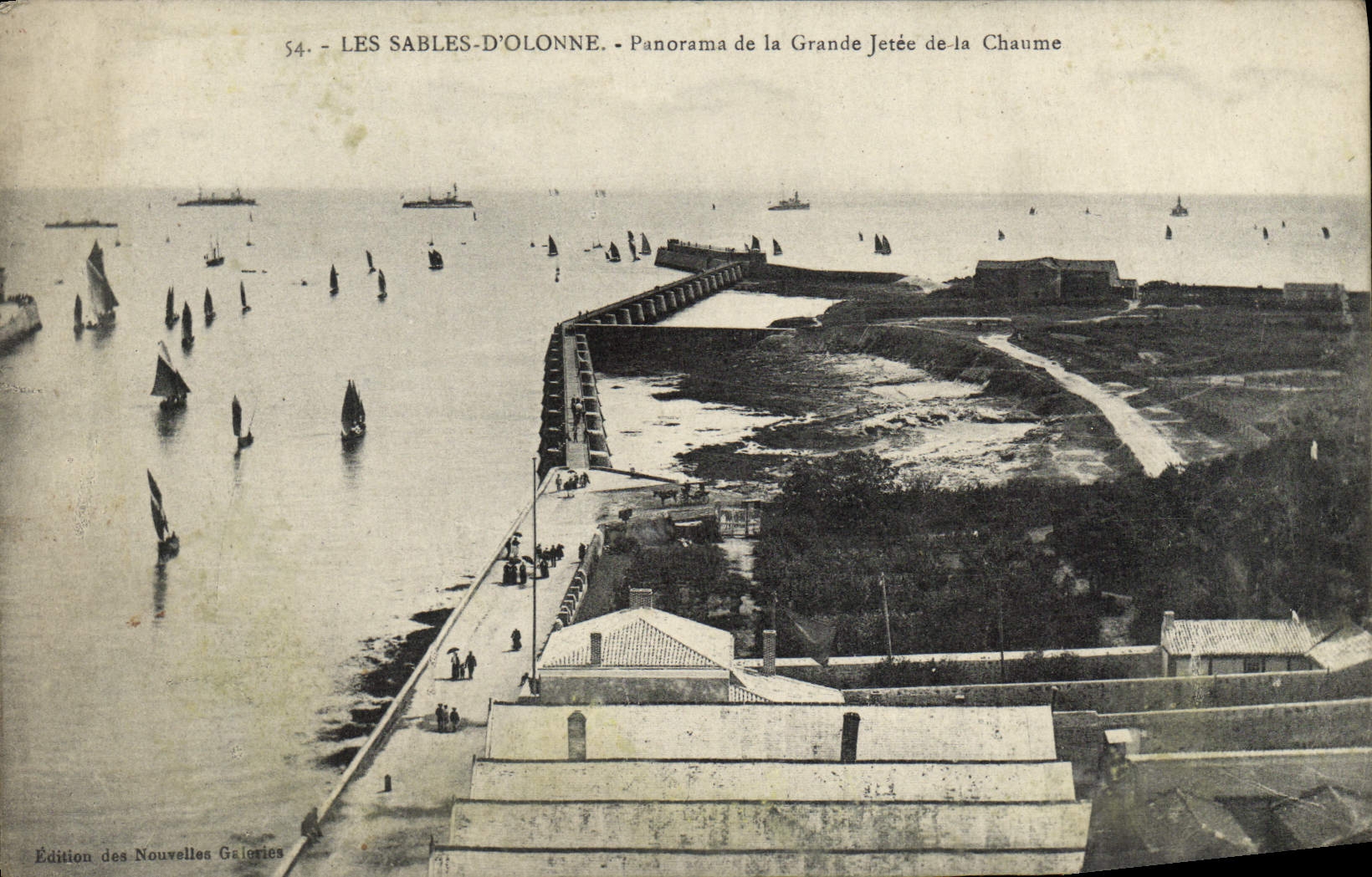 Les Sables-d'Olonne - Panorama de la Grande Jetée de la Chaume — Édition des Nouvelles Galeries, n°54