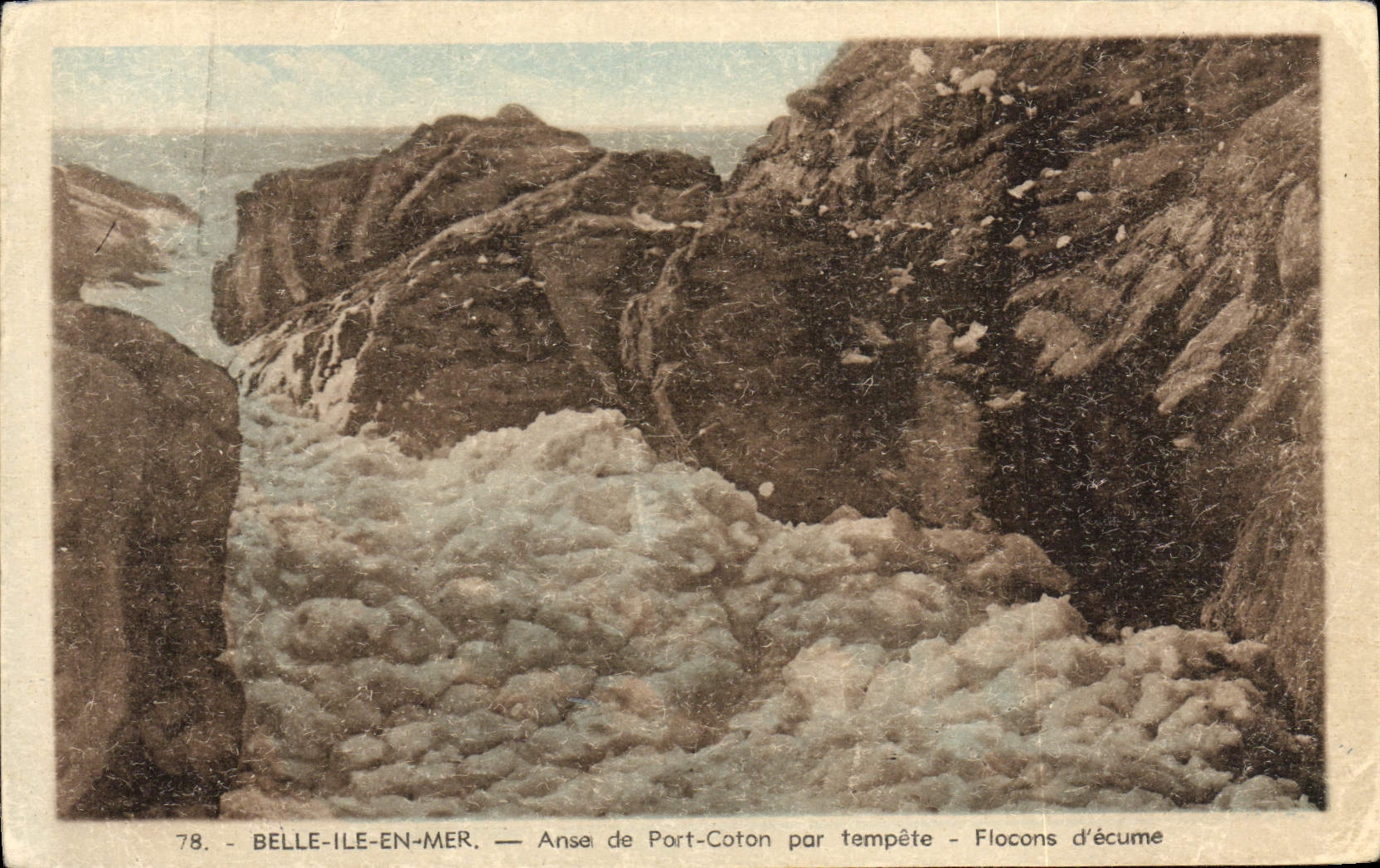 Belle-Île-en-Mer — Anse de Port-Coton par tempête — Flocons d'écume — 78